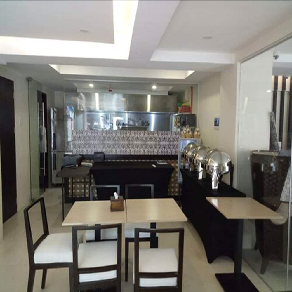 Rana Hotel 29/36