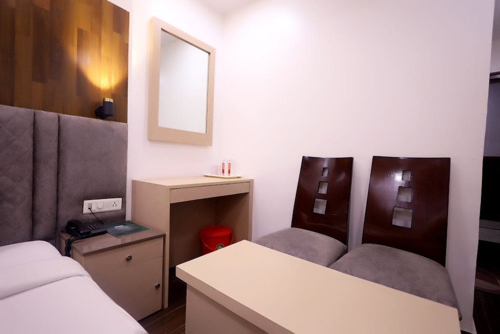 Hotel Krishna Sagar(Raj Nagar) 44/62