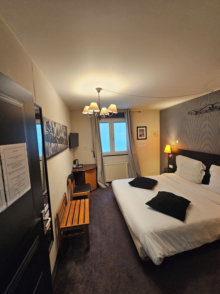 Hotel Bonaparte 18/65