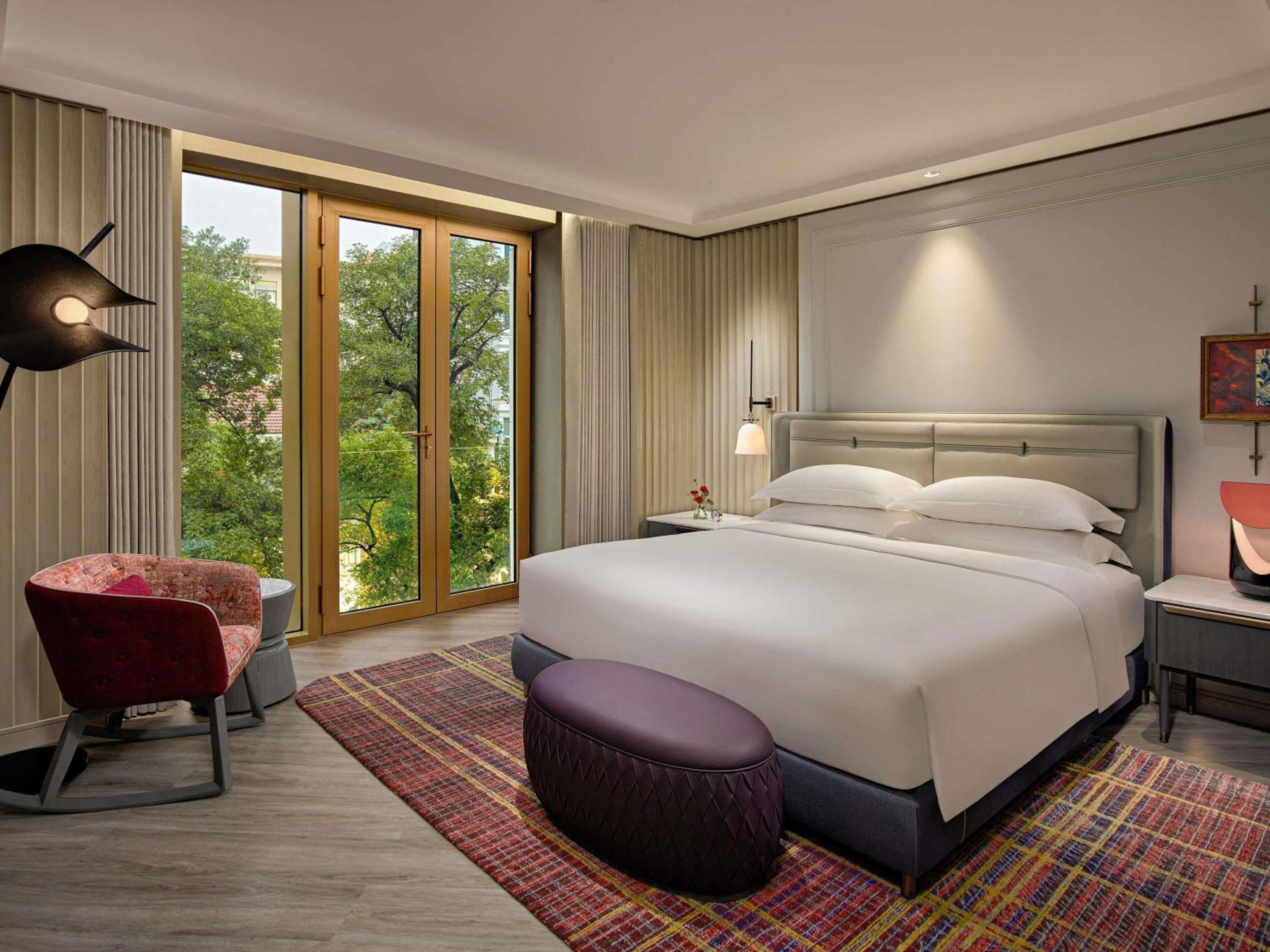 2 Bedrooms, Space, Premier, Suite, Twin Beds, King Bed