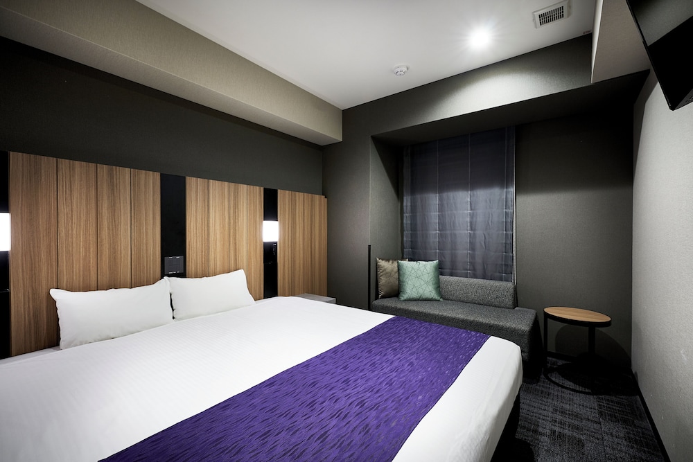 STANDARD, KING BED