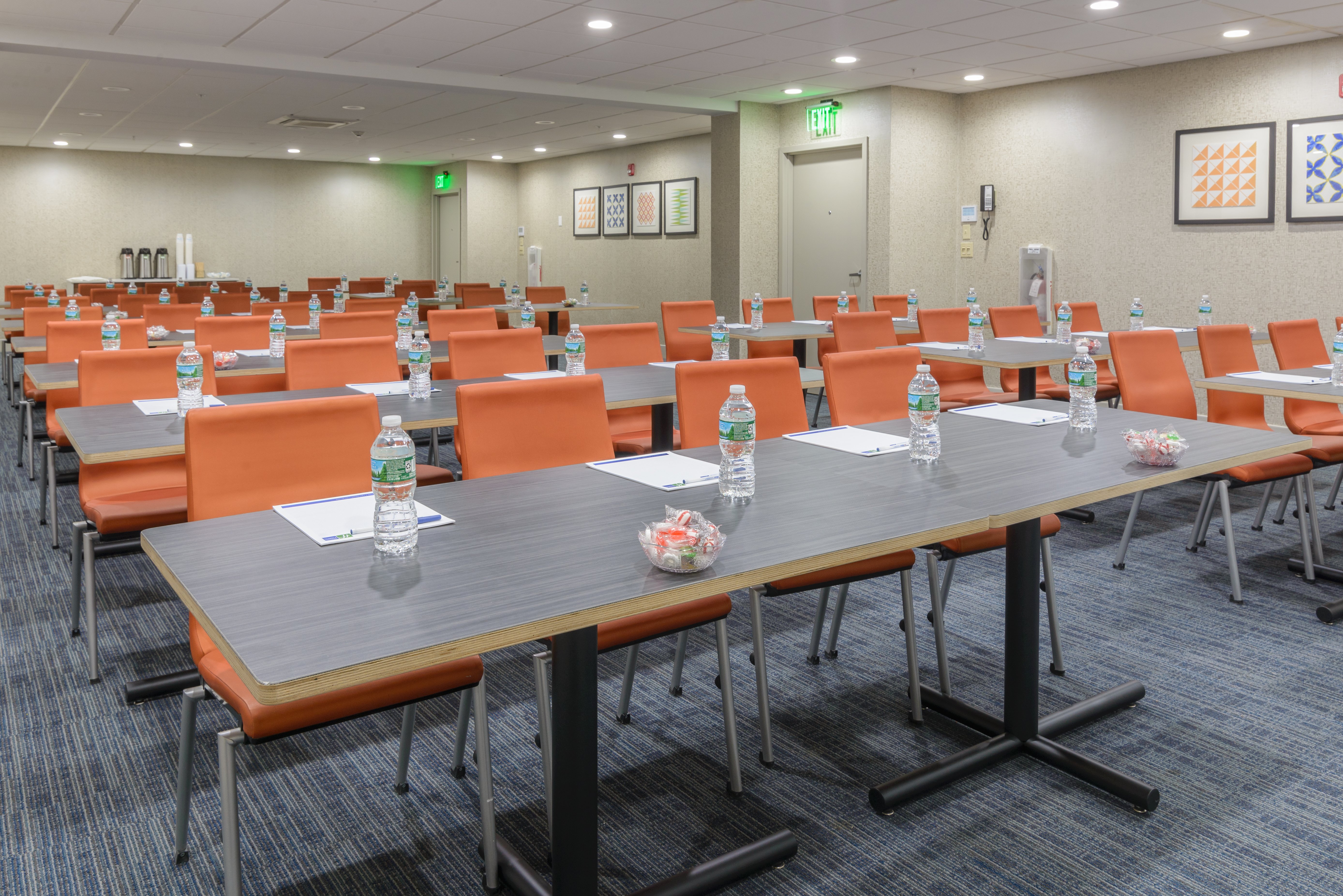Holiday Inn Express Southington 55/61