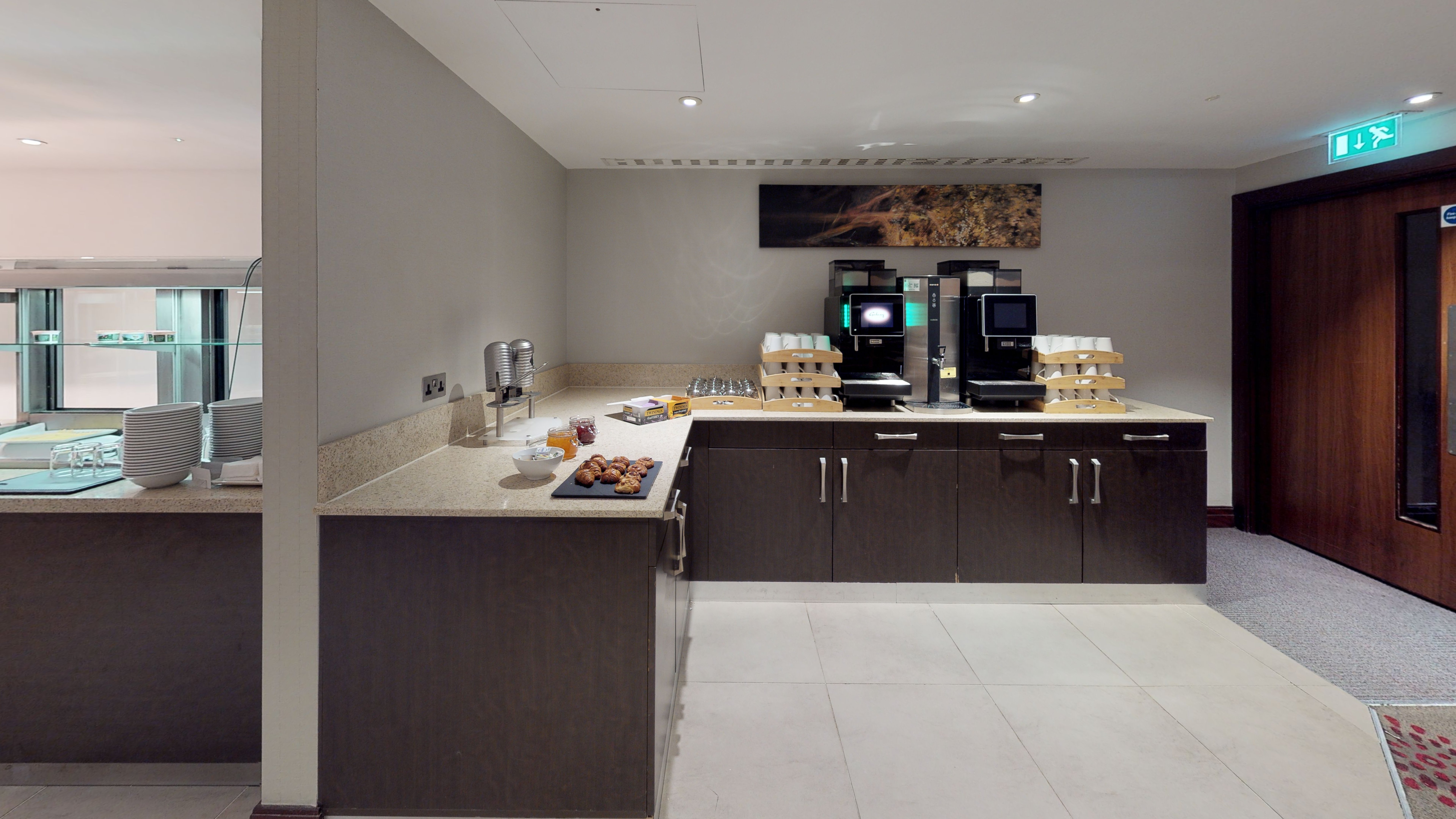 Holiday Inn London - Kensington High St. by IHG 13/81