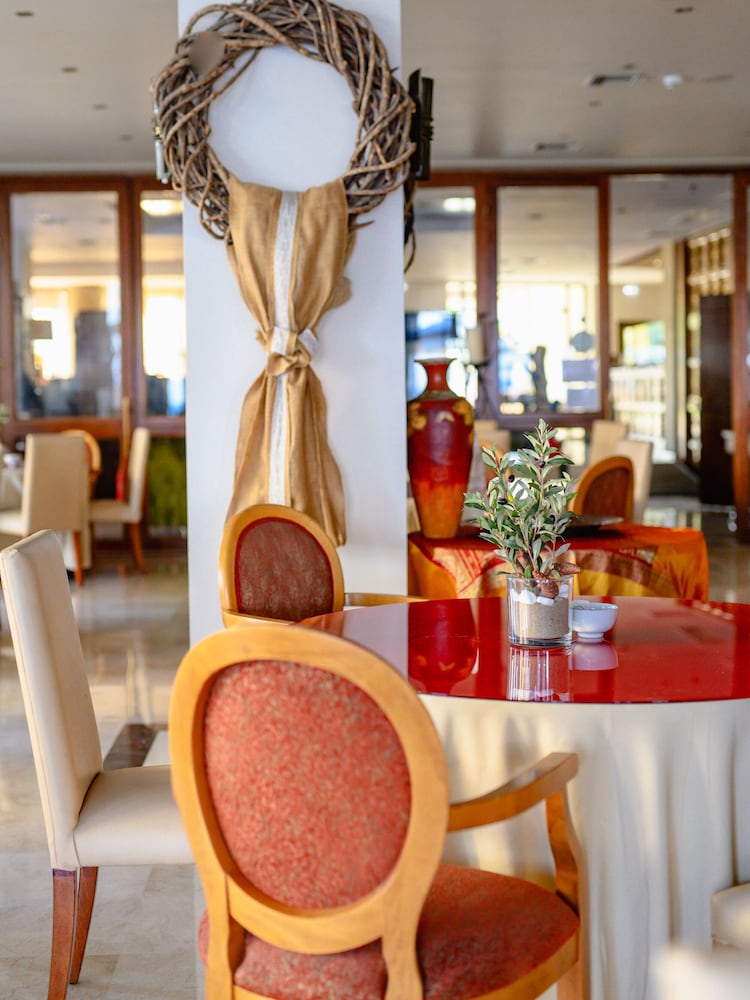 Mati Hotel 24/53