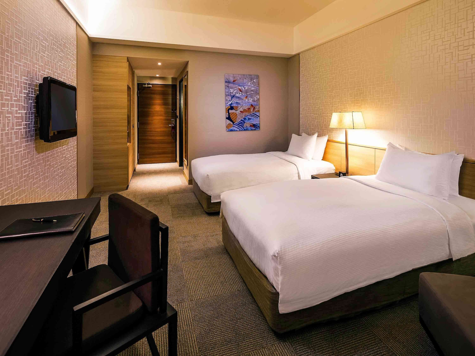 DELUXE, TWIN BEDS