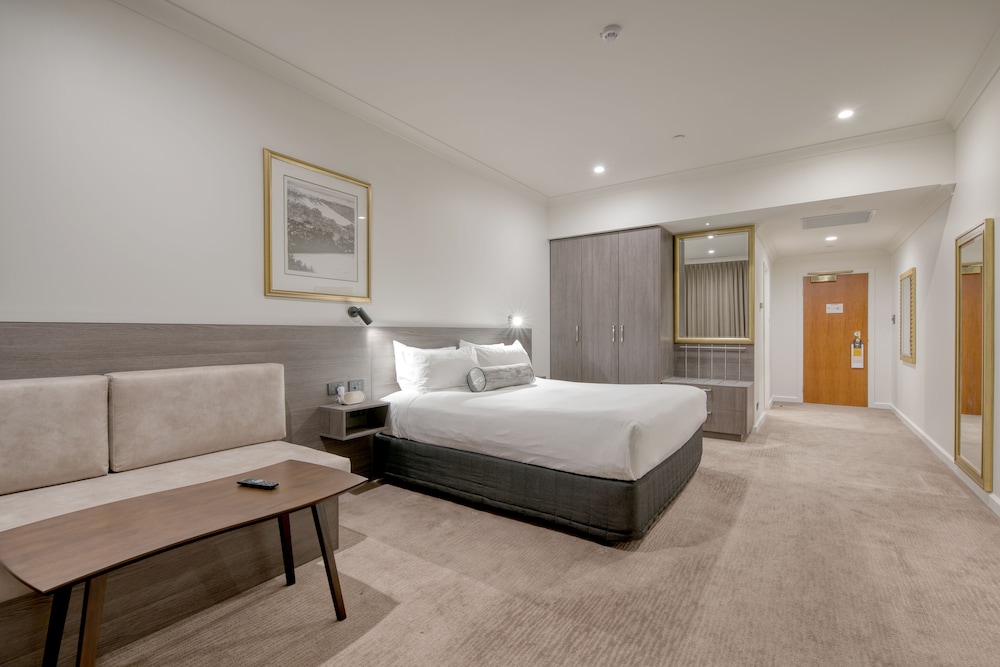 Duxton Hotel 11/74