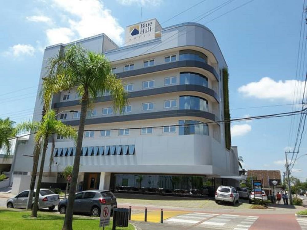 BLUE HILL HOTEL 58/70