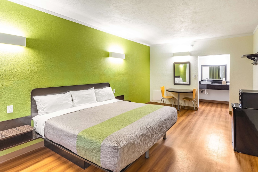 Motel6 Huntington, WV 11/51