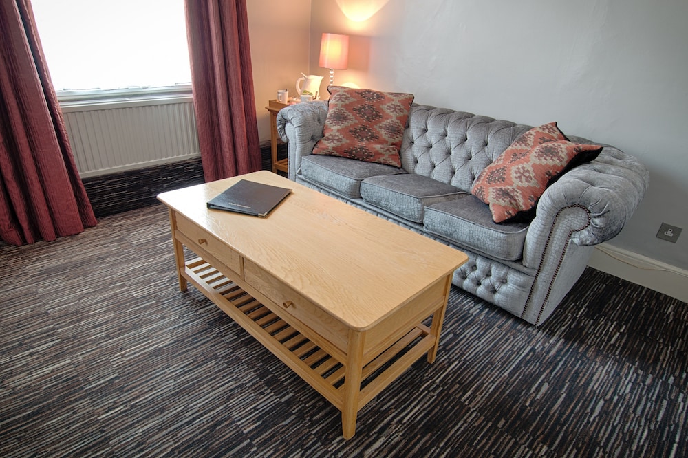 Saracens Head Hotel 28/50