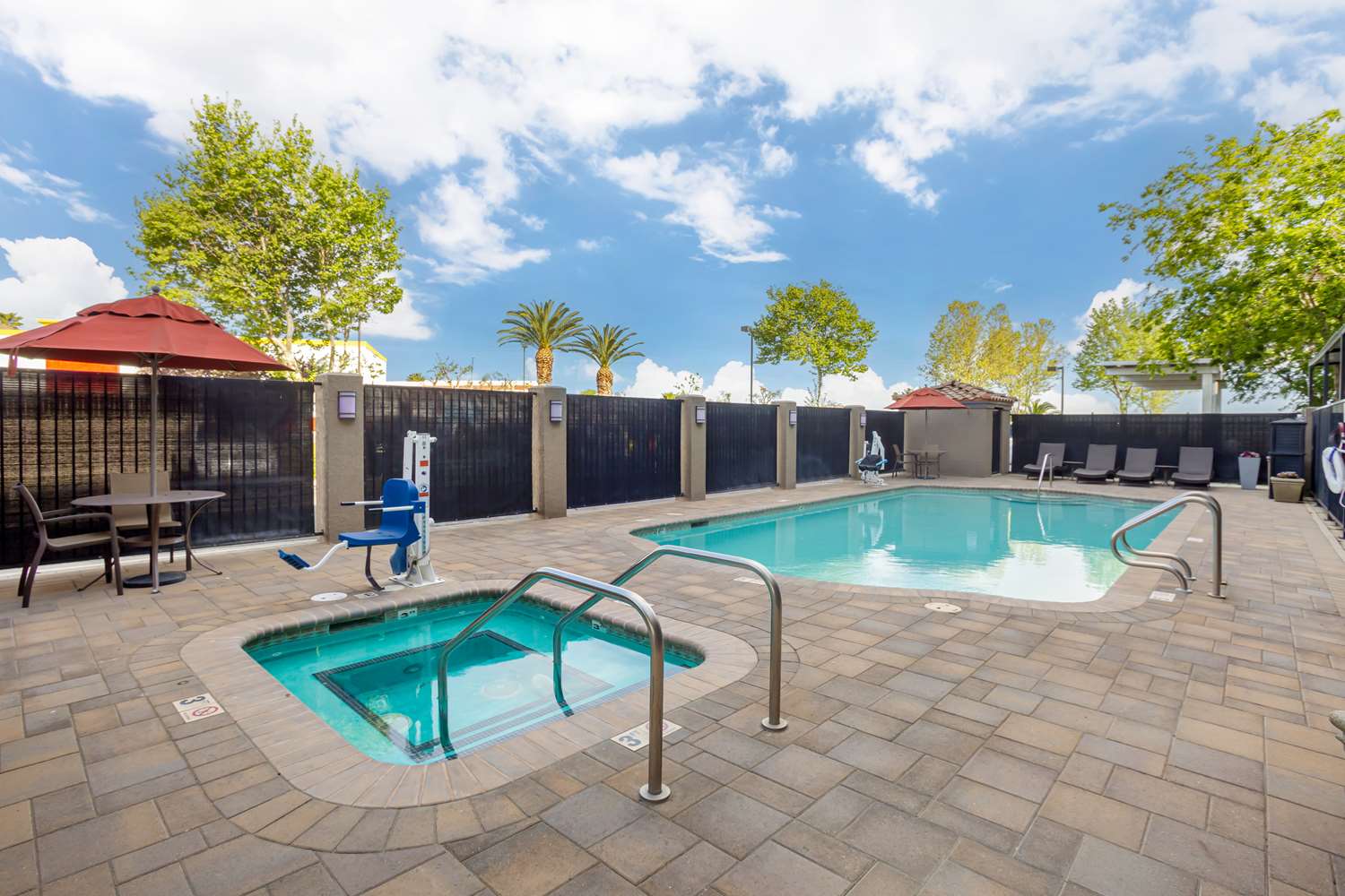 Best Western Plus Villa Del Lago Inn 24/41