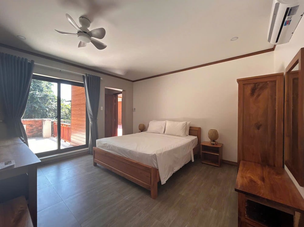 Sky, Standard, Double Bed, Jungle View