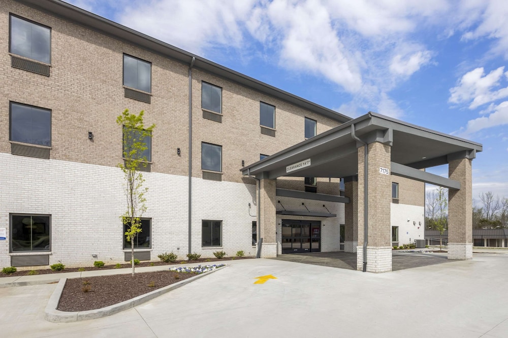 Quality Inn and Suites Joelton Nashville, TN 41/44