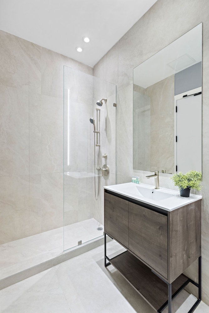 Global Luxury Suites at The Arches 47/50