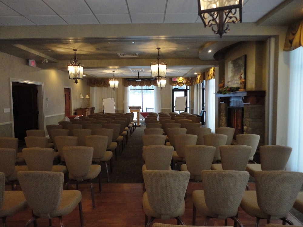Calabogie Peaks Hotel, Ascend Hotel Member 35/50