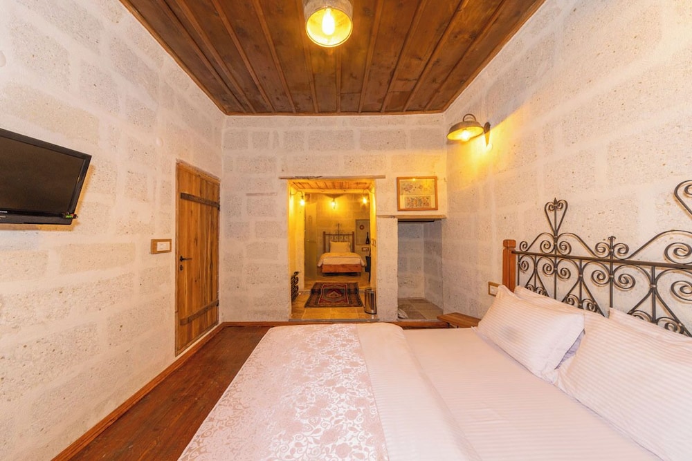 Terracota Hotel 12/50
