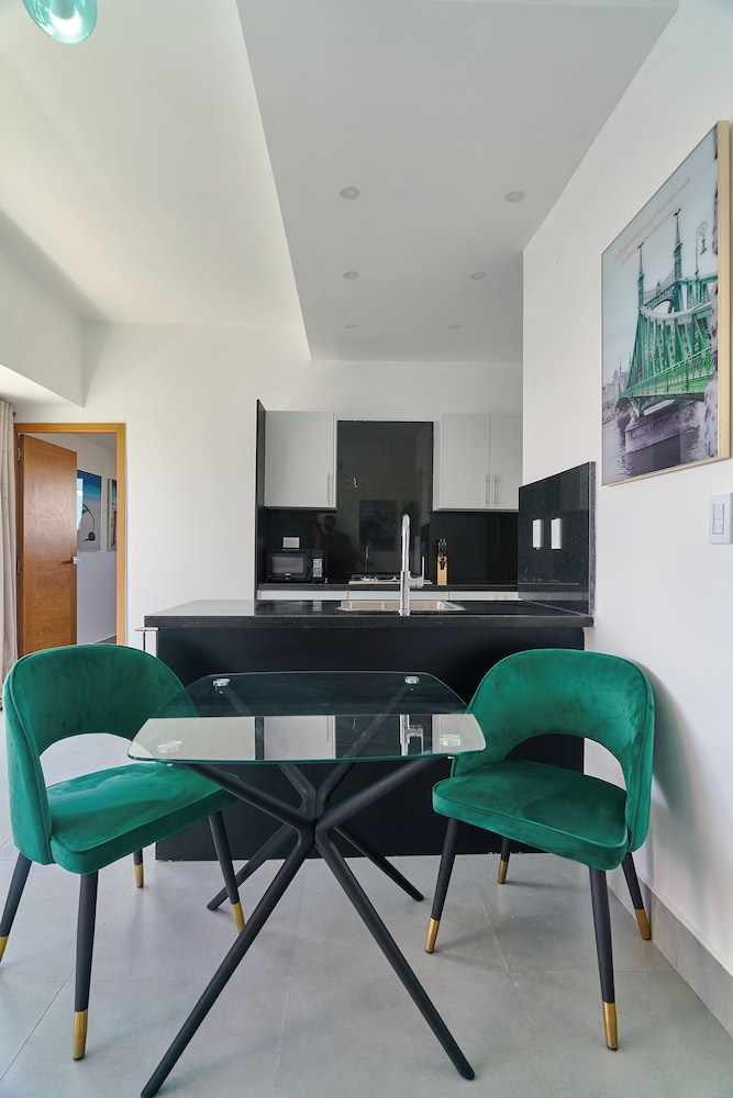 Central Suites Tower 49/62