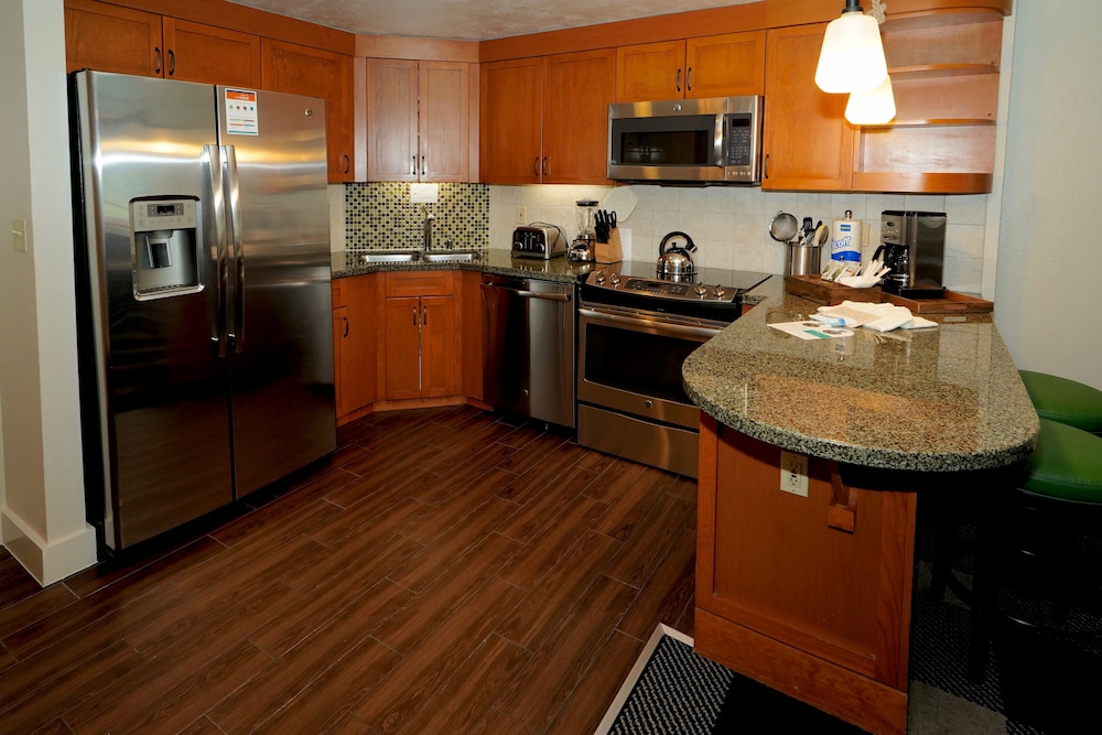 Heavenly Village Condos 10/67