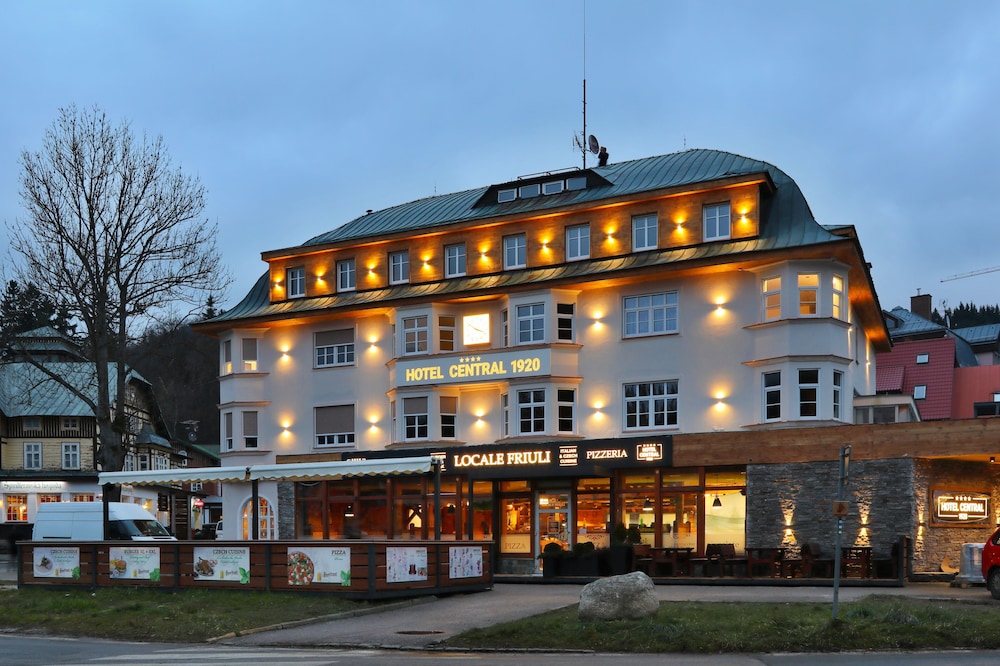 Hotel Central 1920 3/25