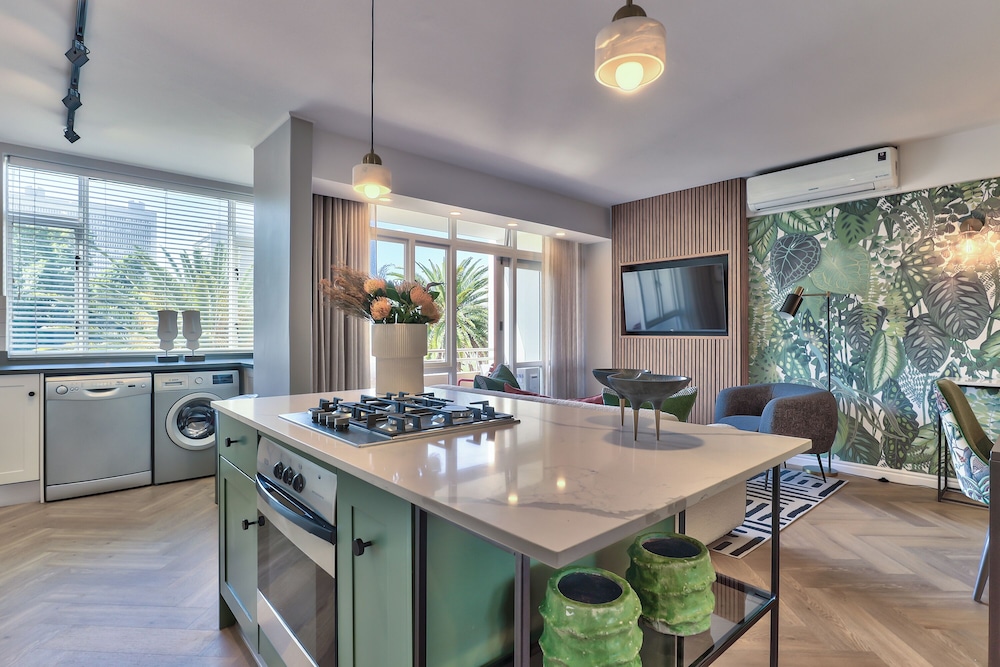 437 St Martini Gardens 15/20