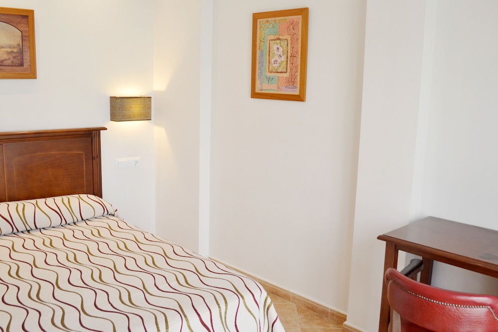 Tarik Hotel 16/63