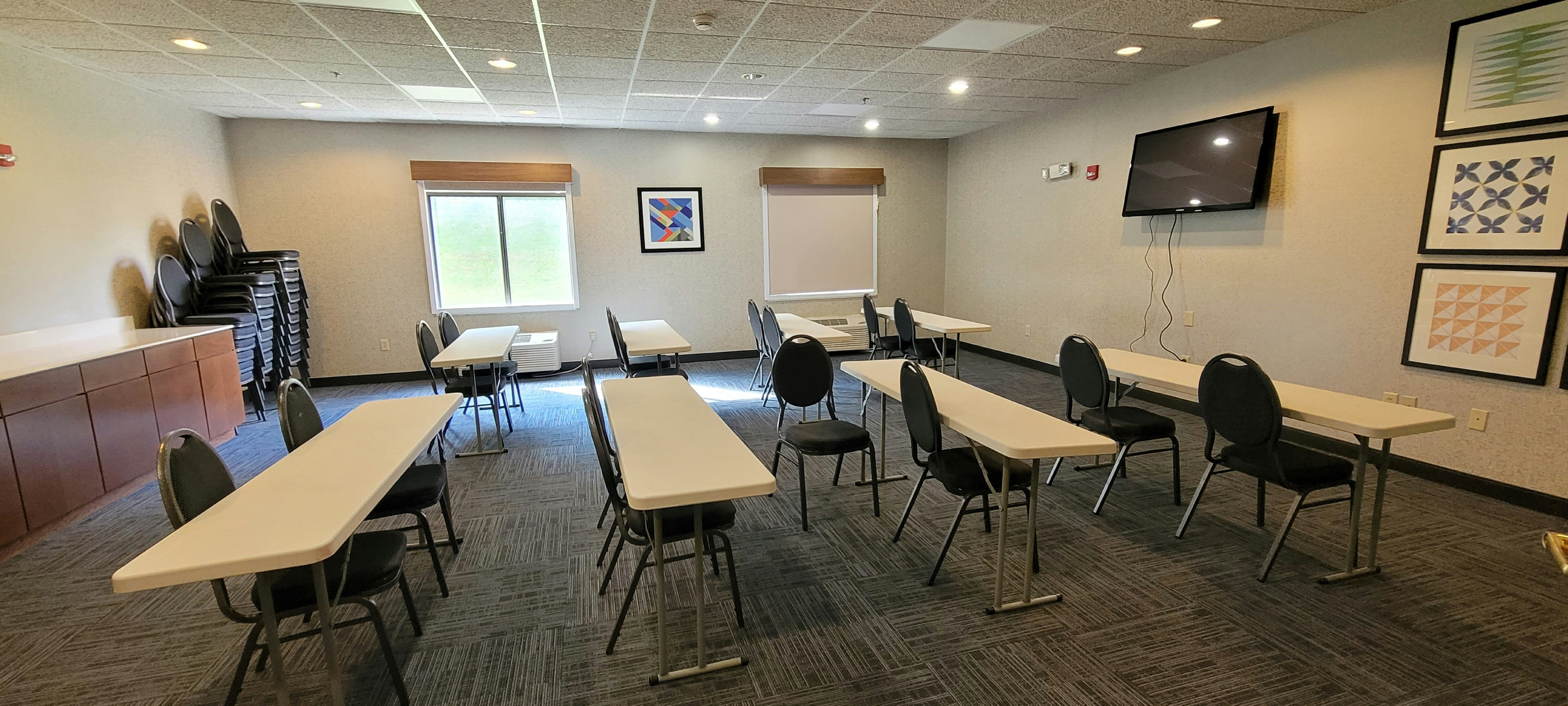 Holiday Inn Express Hotel Suites Logansport 69/70