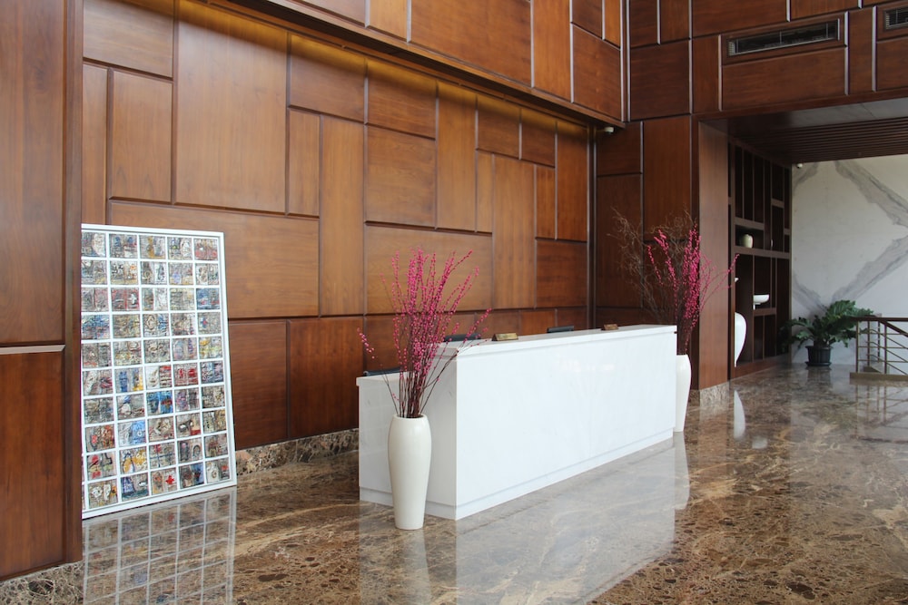 Veranda Serviced Residence @ Puri 10/74