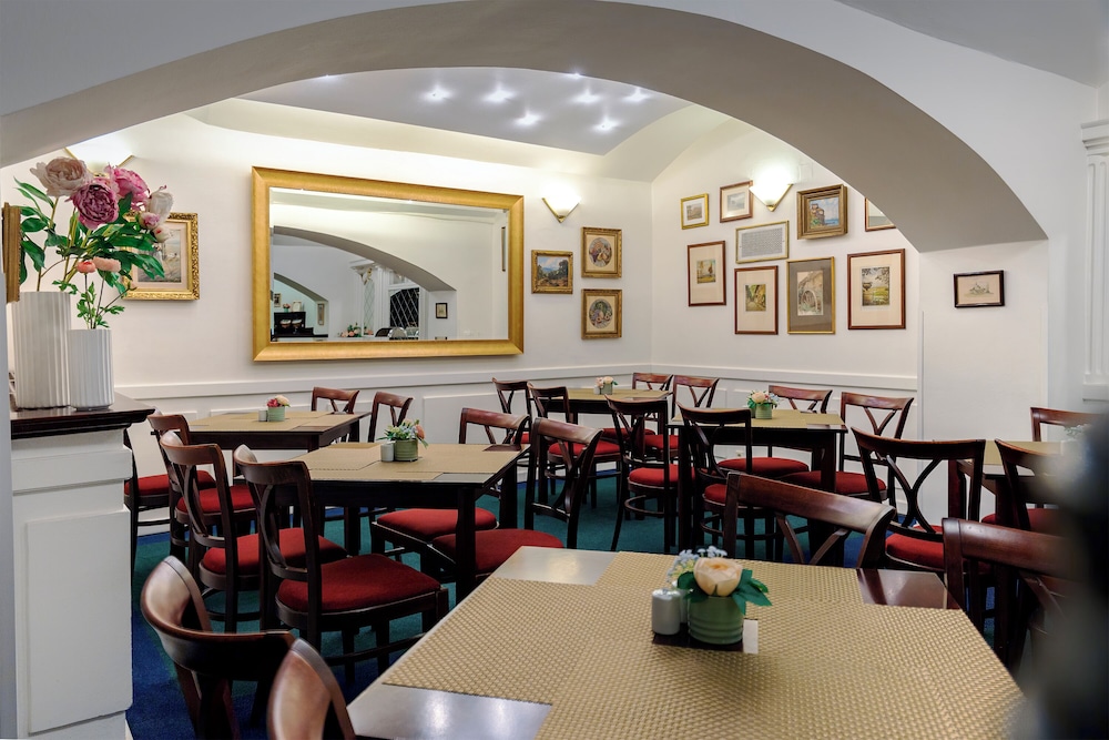 Orion Hotel Prague 49/68
