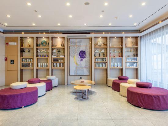 Lavande Hotel (Guangzhou South Railway Station, Hanxi Changlong Station) 10/14