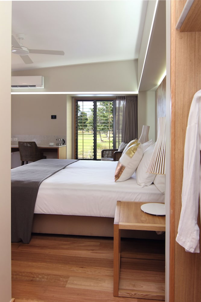 BOTANIC, VILLA, KING BED