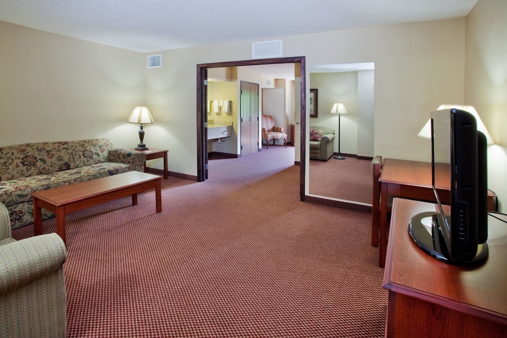 University Inn Boiling Springs, NC 12/23