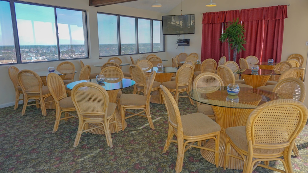 Landmark Holiday Beach Resort 29/34