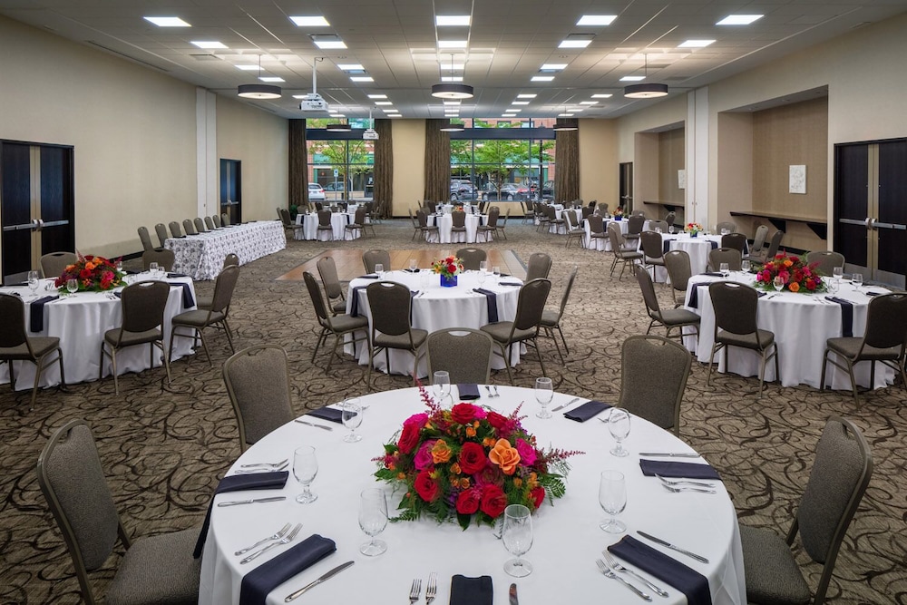 Kent State University Hotel and Conference Center 30/31