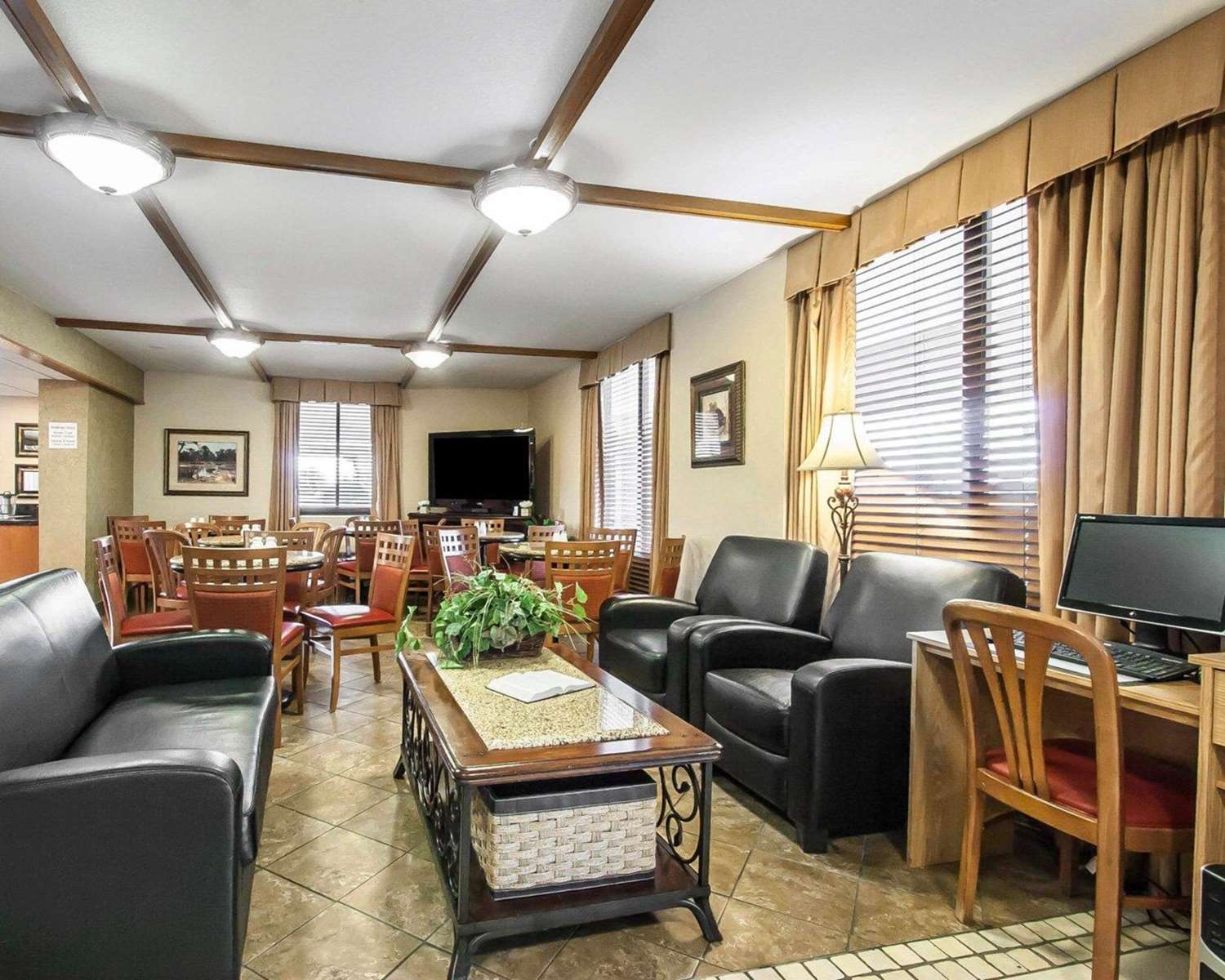 Quality Inn & Suites North Springfield MO 26/45