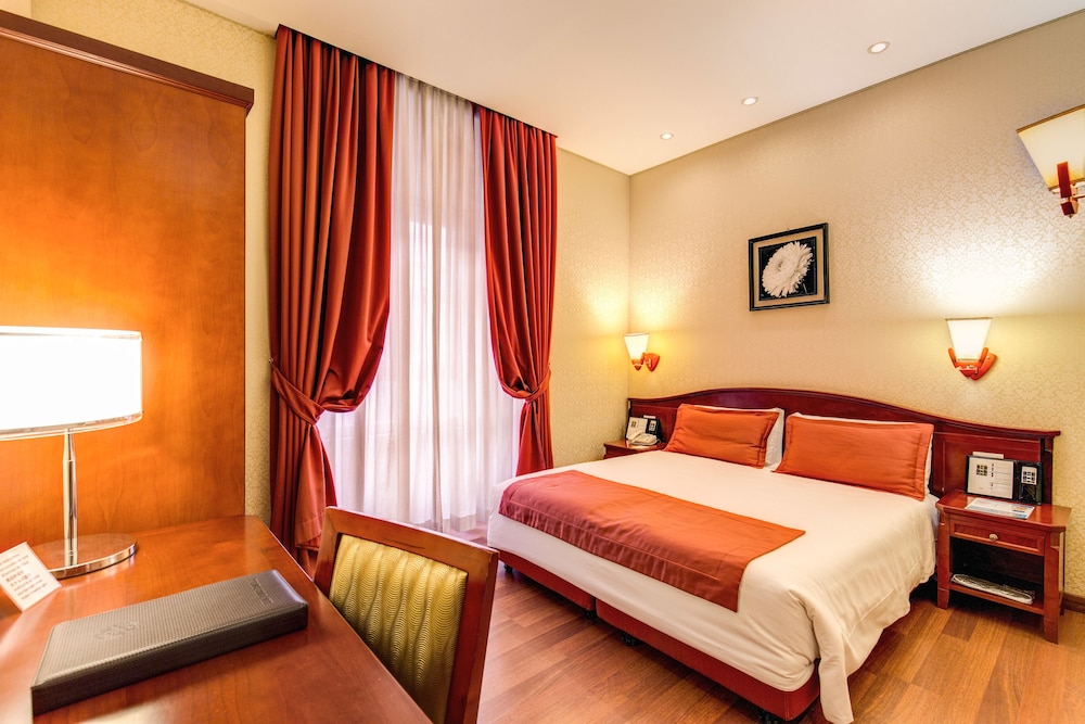 Augusta Lucilla Palace 24/62
