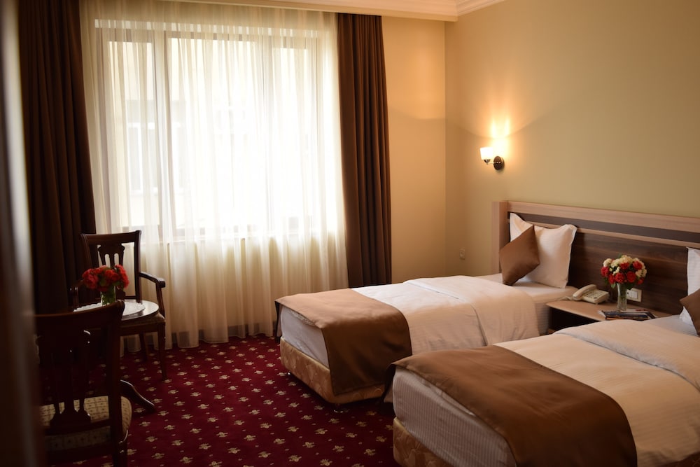 Artsakh Hotel 16/37