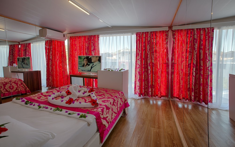 Club Hotel Anjeliq 10/50