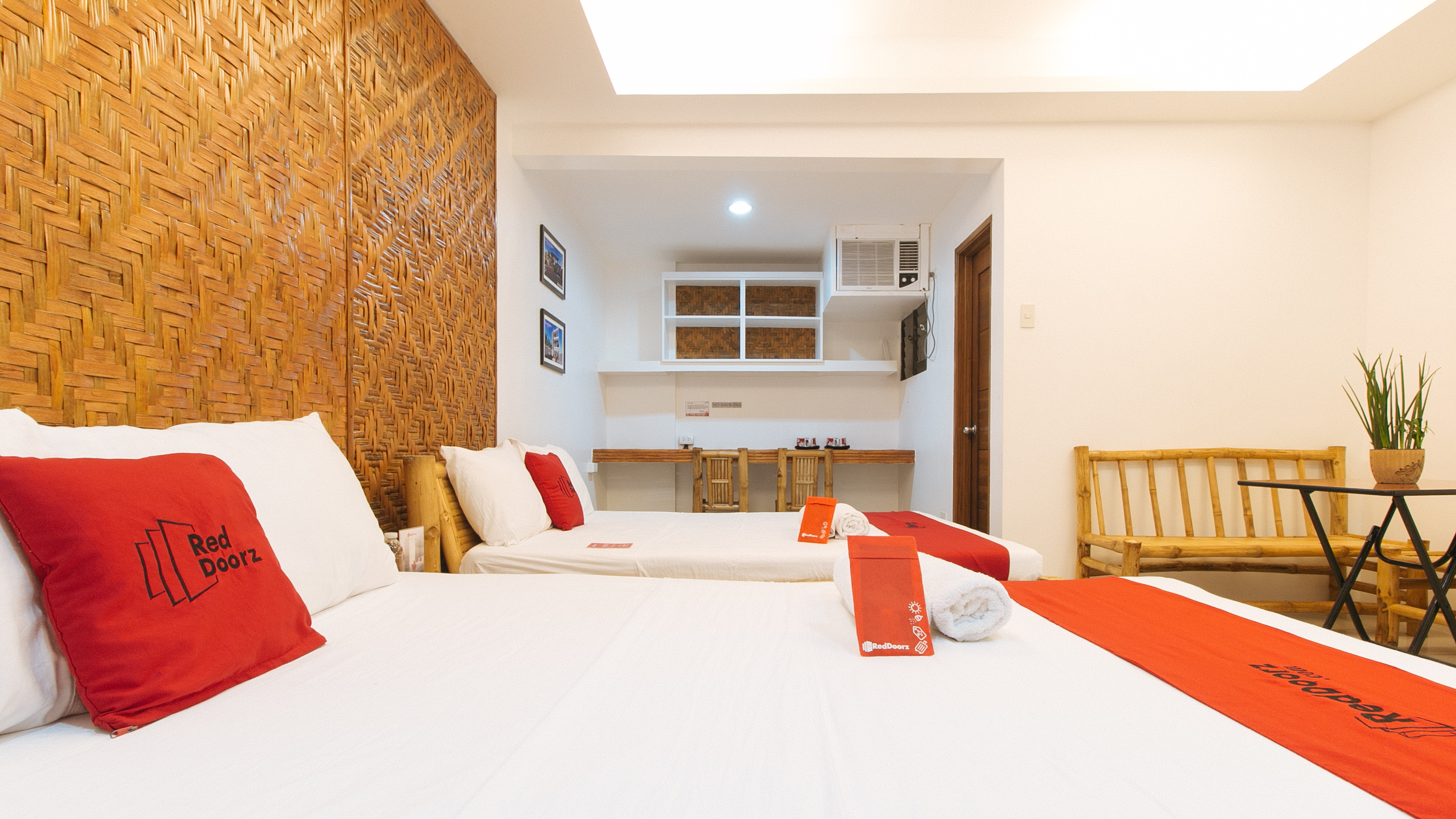 RedDoorz @ DBuilders Rooms Ph1 Taguig 9/28