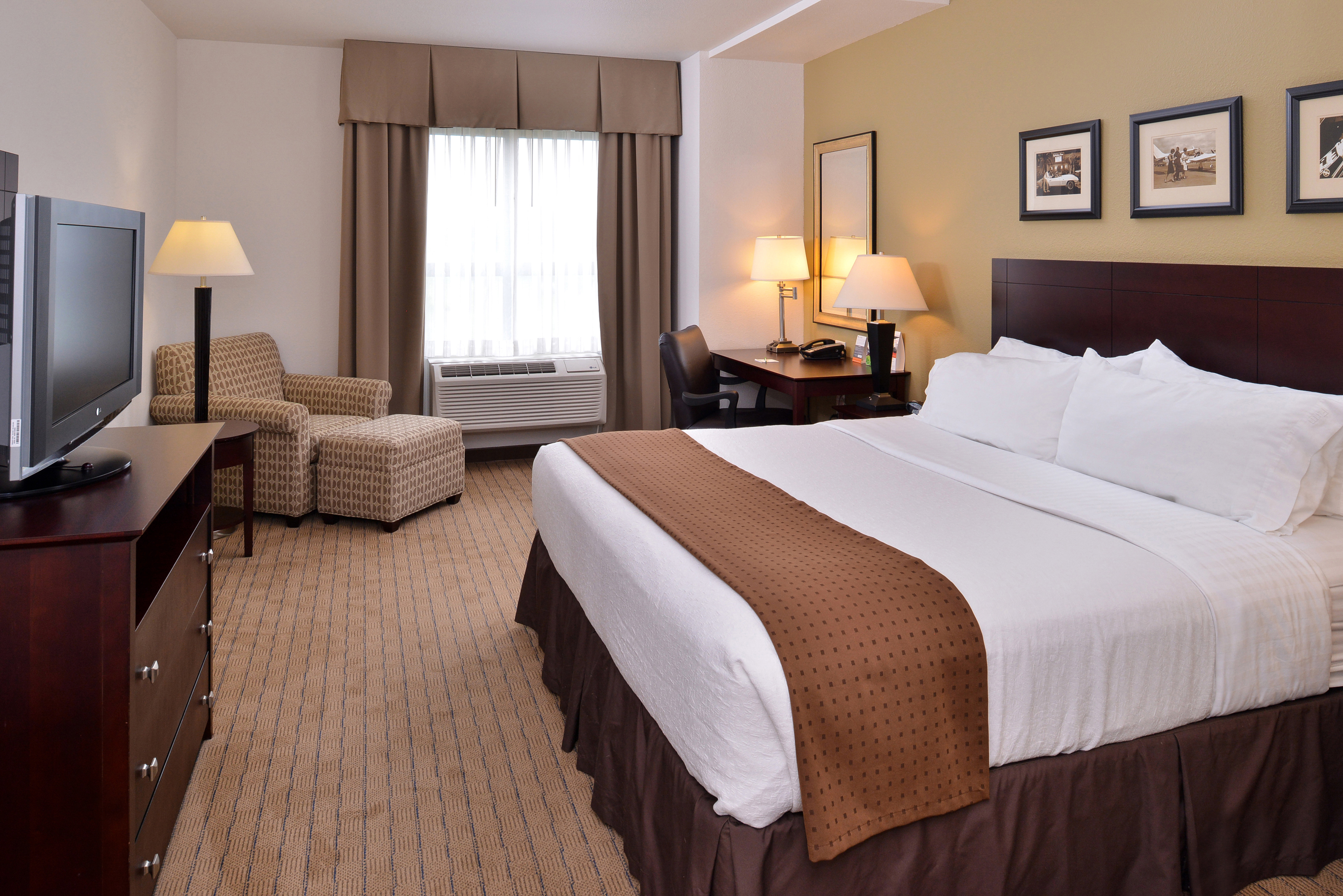 Holiday Inn Madison At The American Center 13/76