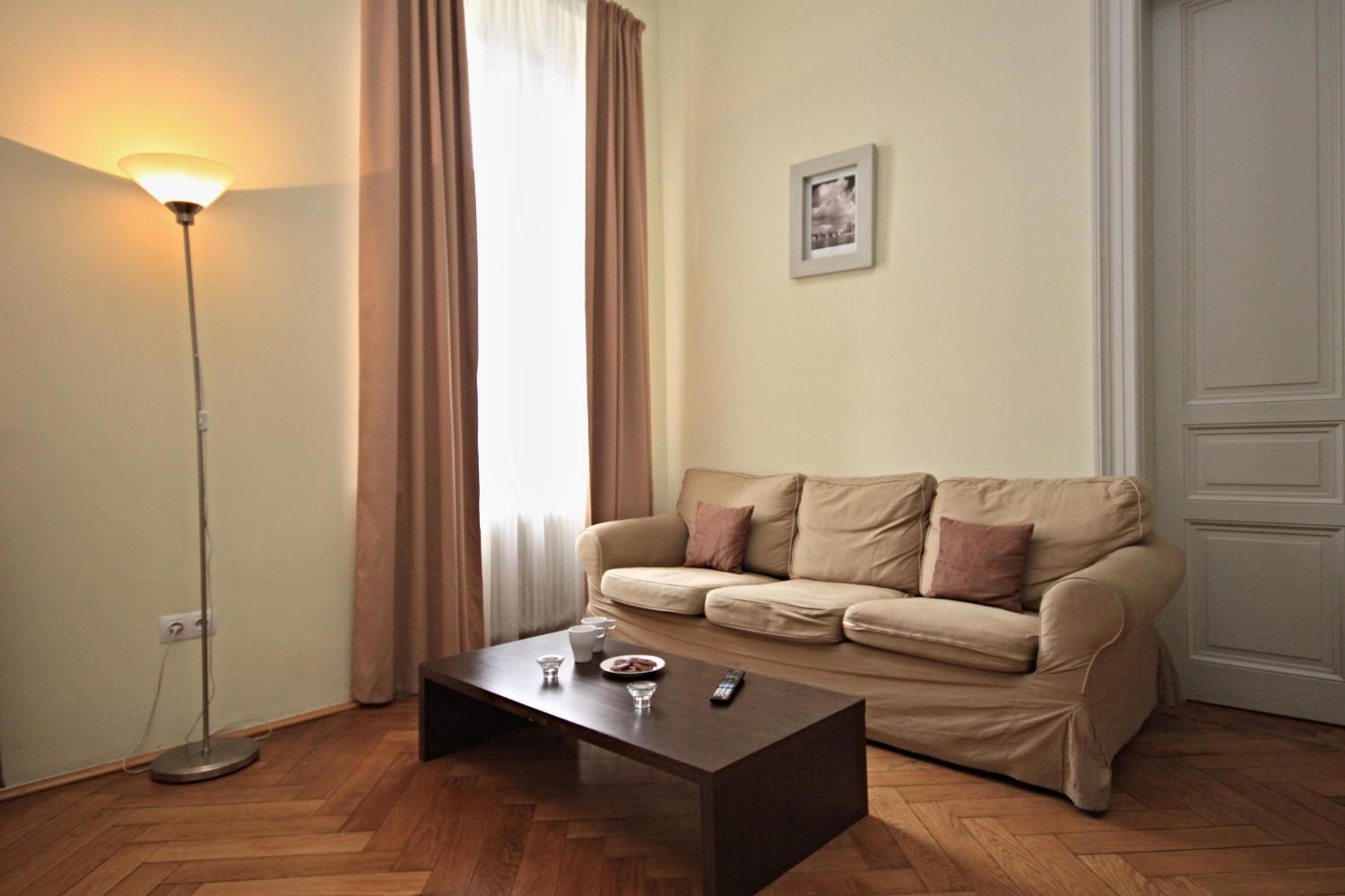 Riverview Palace Apartments 28/54