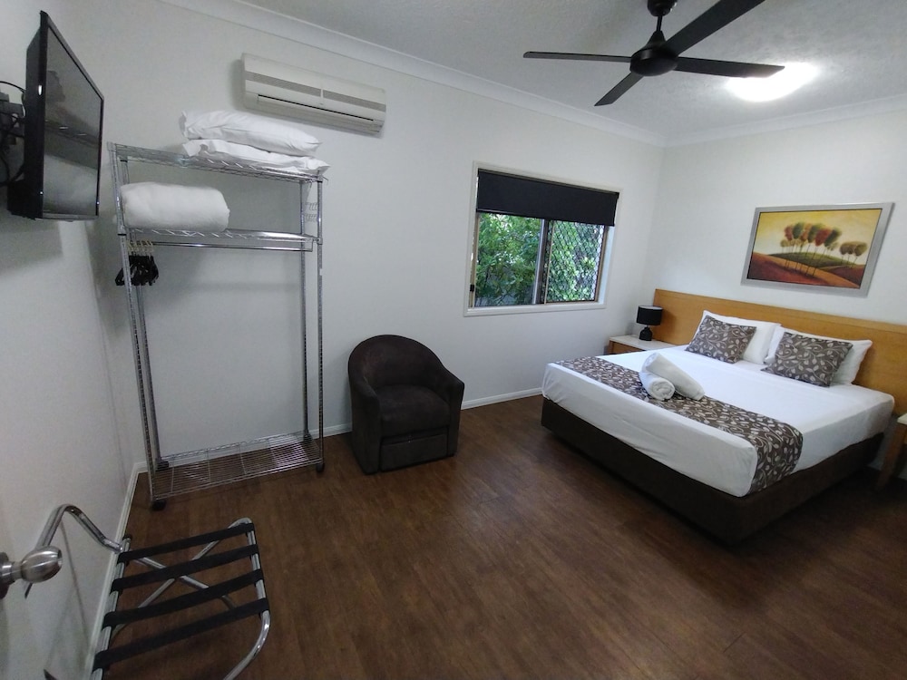 1 BEDROOM, EXECUTIVE, STUDIO, KITCHENETTE