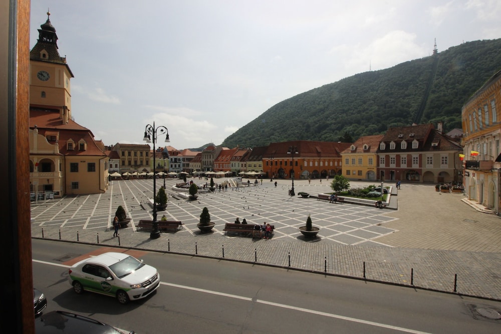 Main Square Apartments More 41/50
