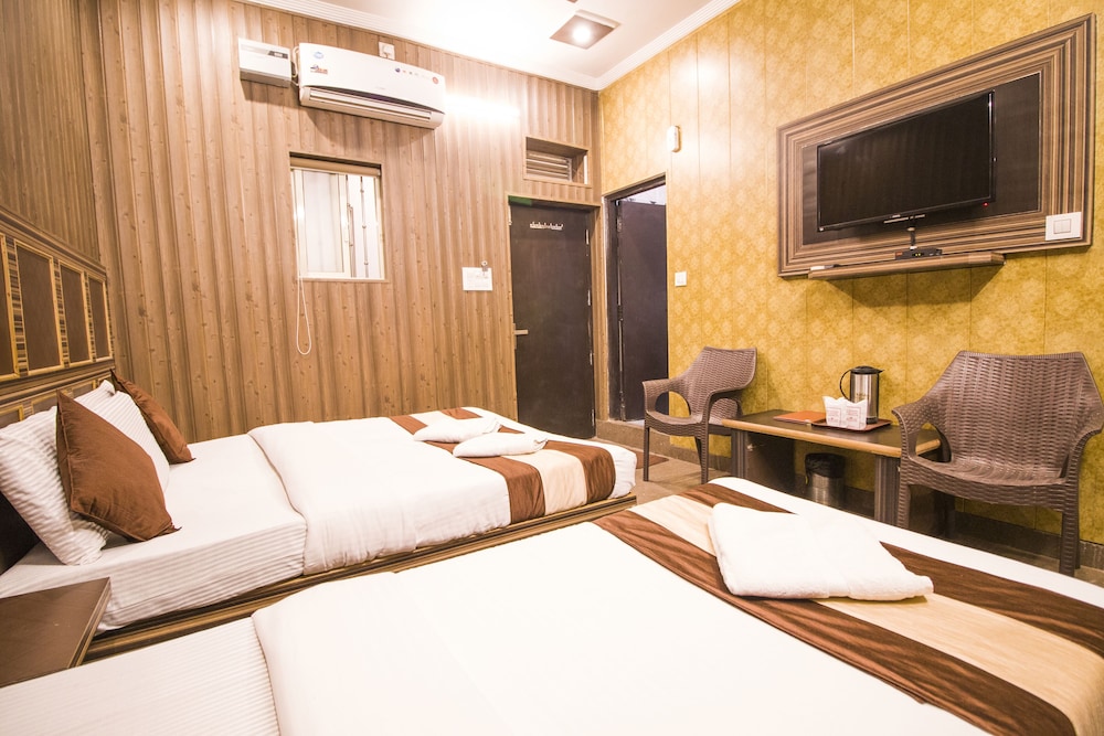 Hotel Pardesi 24/45