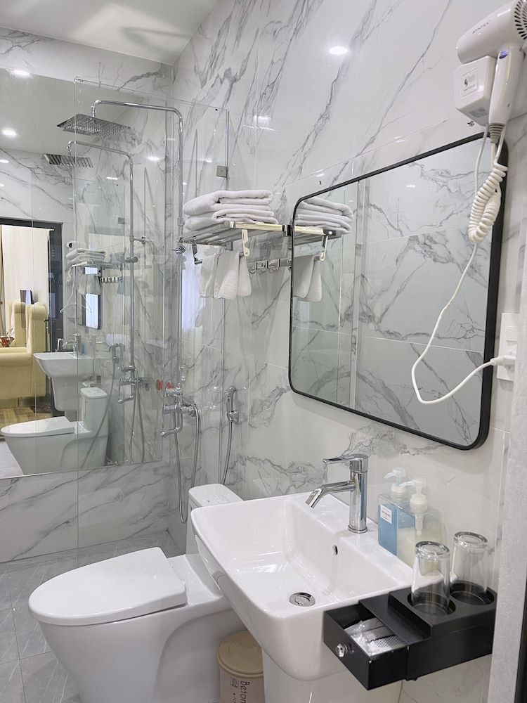 Chemi Hanoi Airport Hotel 37/40