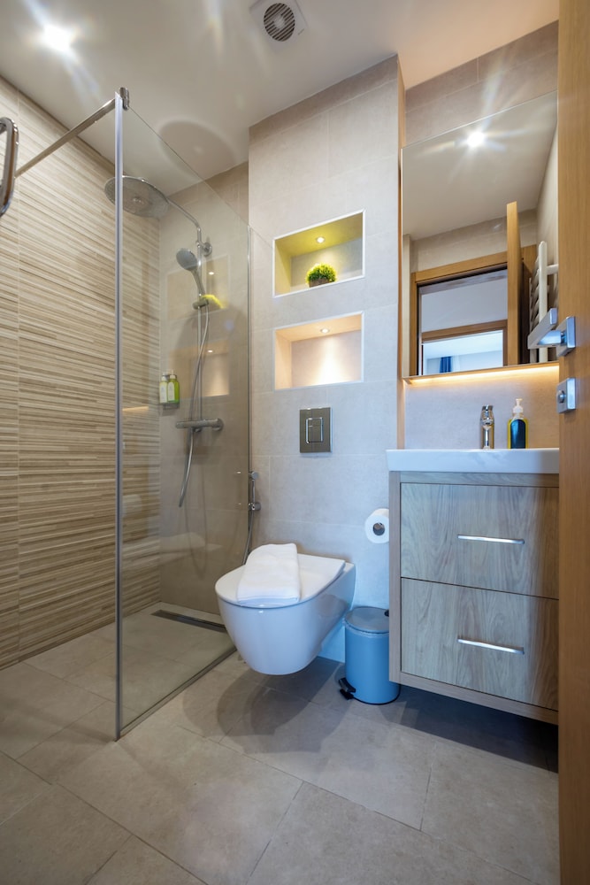 Royal Blue Resort & Residences 49/50