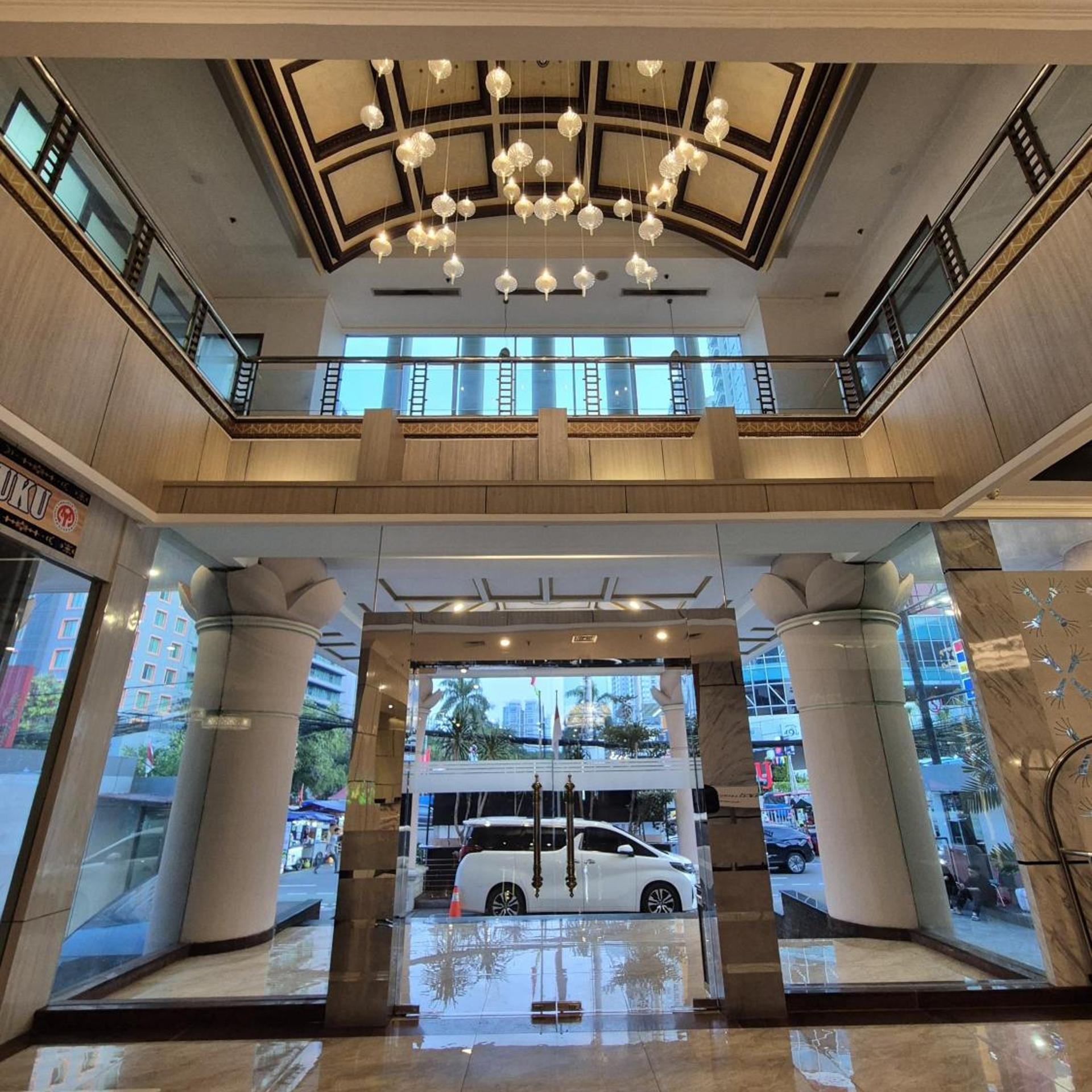 GiiA Maluku Thamrin Jakarta 8/44