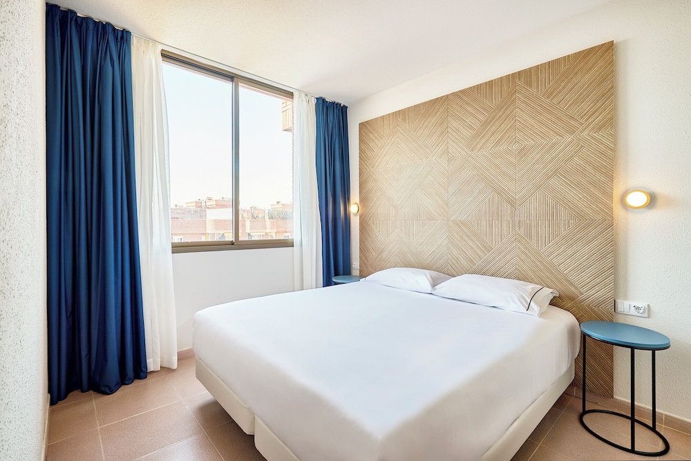 Hesperia Sant Joan Suites 22/57