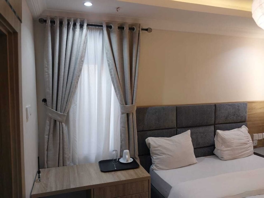 Centurion Apartments Limited 22/32
