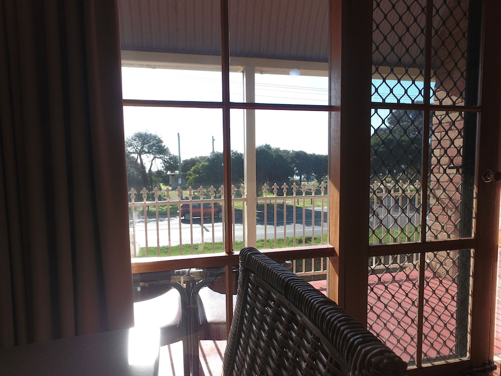 Bayview Motel Rosebud 36/60