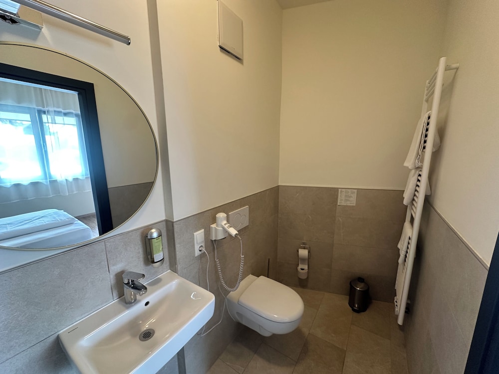 Hotel Athen Kelsterbach Frankfurt Airport 44/50
