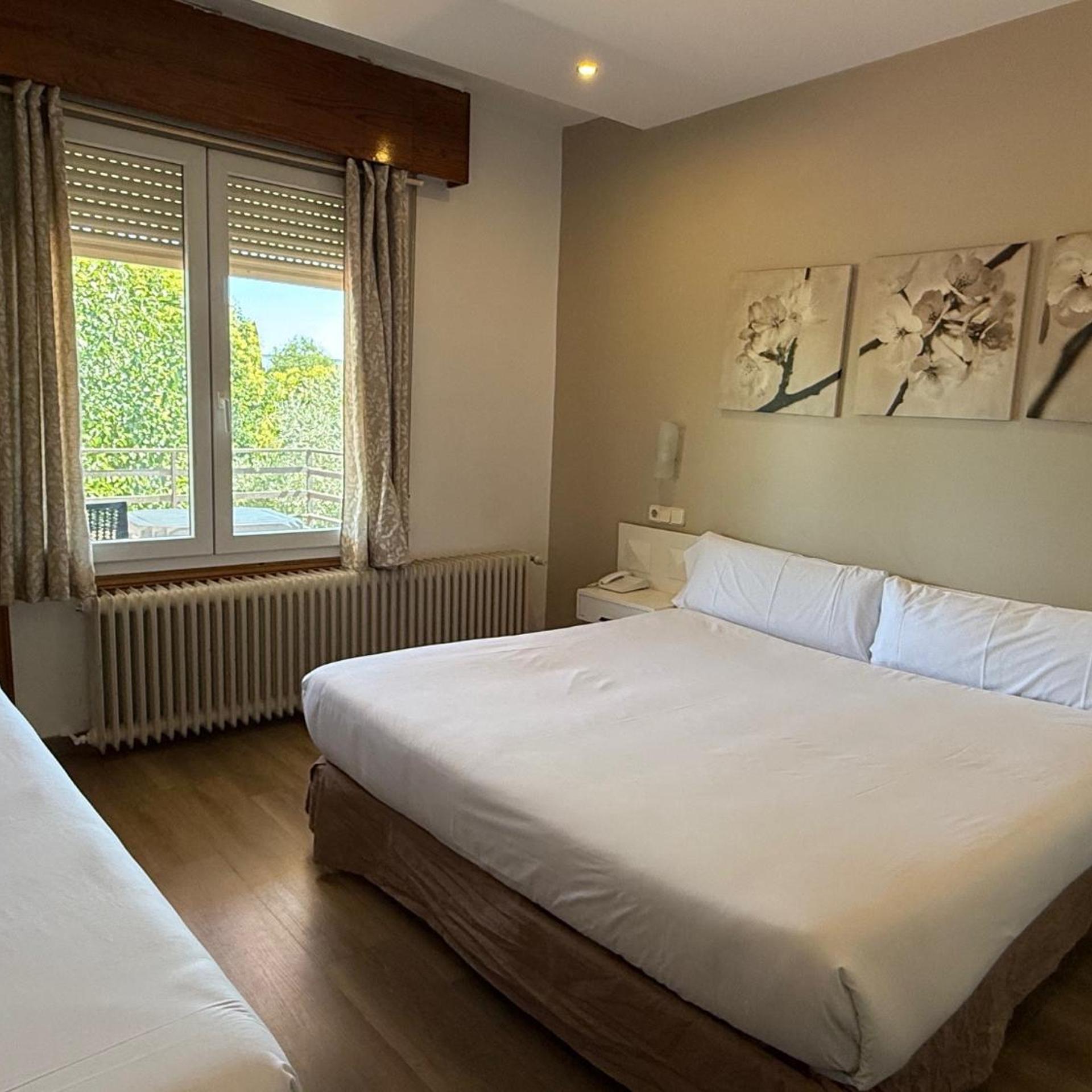 Room, Quadruple